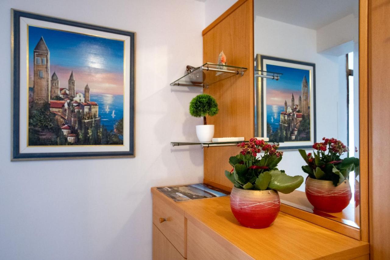Apartments Lazaric Лопар Экстерьер фото