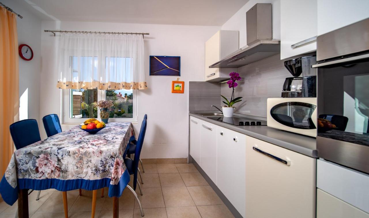 Apartments Lazaric Лопар Экстерьер фото